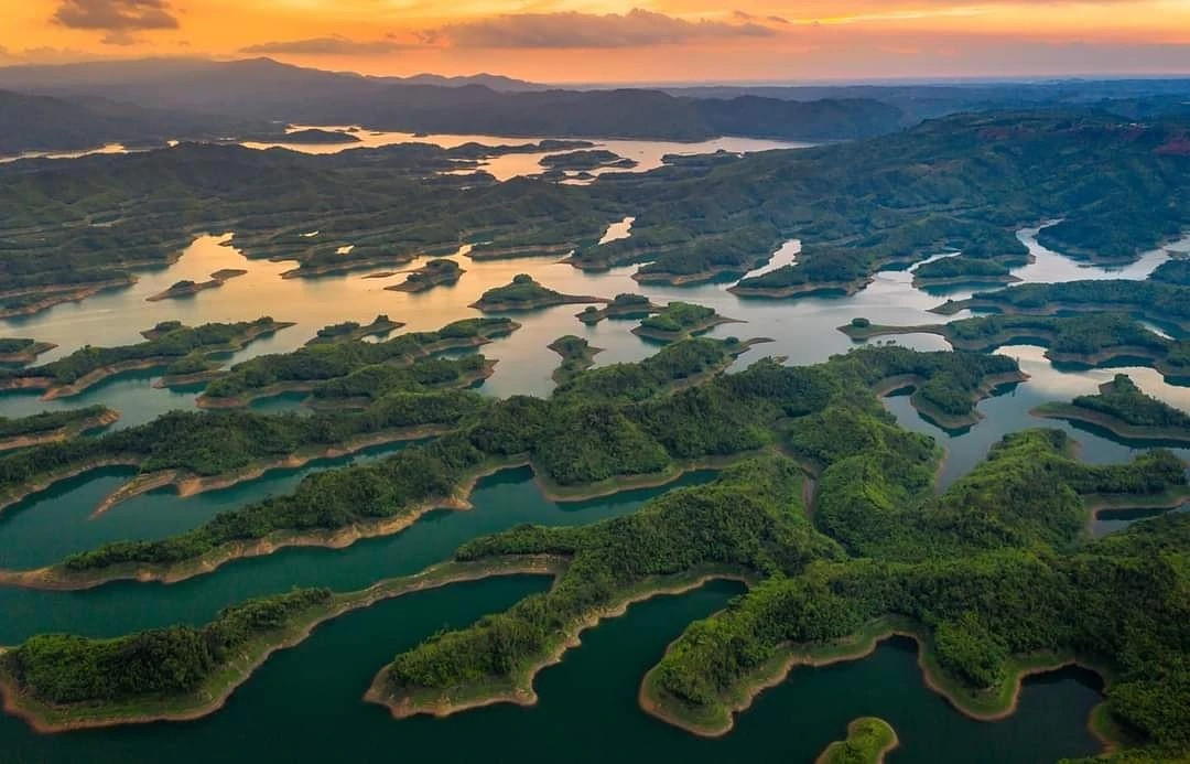 Hồ Tà Đùng: Khám phá “ngàn vạn hòn đảo” giữa núi rừng Tây Nguyên