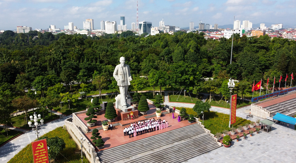 Vé Máy Bay Tết 2025 Đi Vinh: Mẹo Săn Vé Giá Rẻ Từ 3 Hãng Hàng Không Lớn