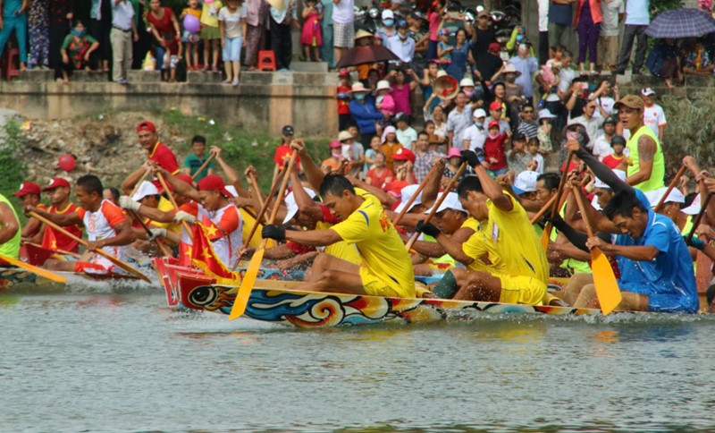 Lễ hội đua thuyền truyền thống trên dòng Kiến Giang – Di sản văn hóa của Quảng Bình