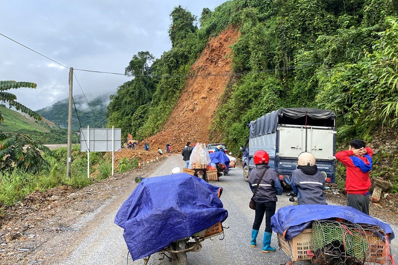 Sạt lở nhiều tuyến giao thông ở Lai Châu do mưa kéo dài